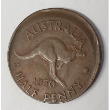 AUSTRALIA 1950Y. HALF 1/2  PENNY . ERROR . LARGE MIS-STRIKE . OFF CENTRE